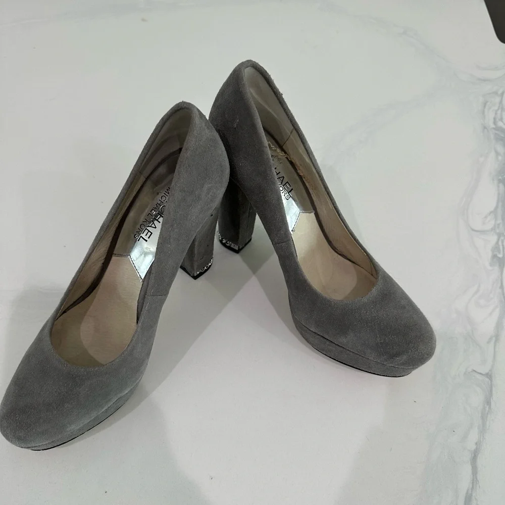 Elegant Gray‎ Women's Pumps